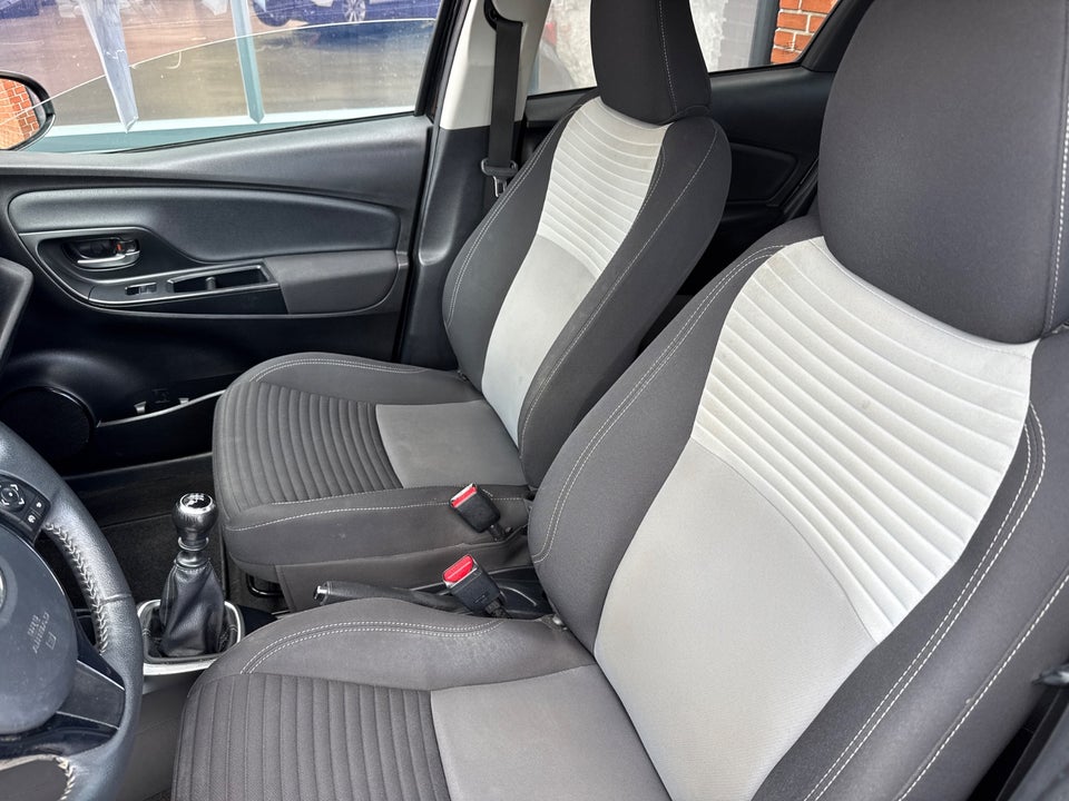 Toyota Yaris 1,5 VVT-iE T2 Premium 5d