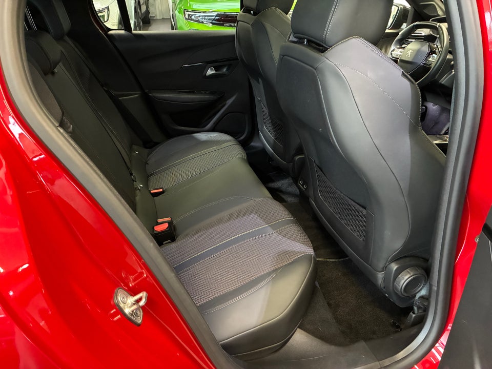 Peugeot e-208 50 GT Sky 5d