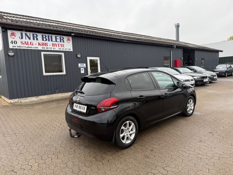 Peugeot 208 1,2 VTi 82 Allure Sky 5d