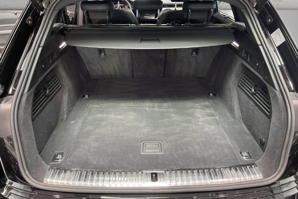 Audi SQ8 e-tron quattro 5d