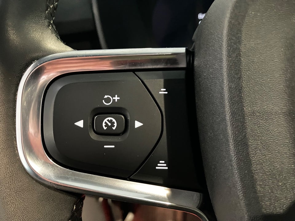 Volvo XC40 P6 ReCharge Core 5d