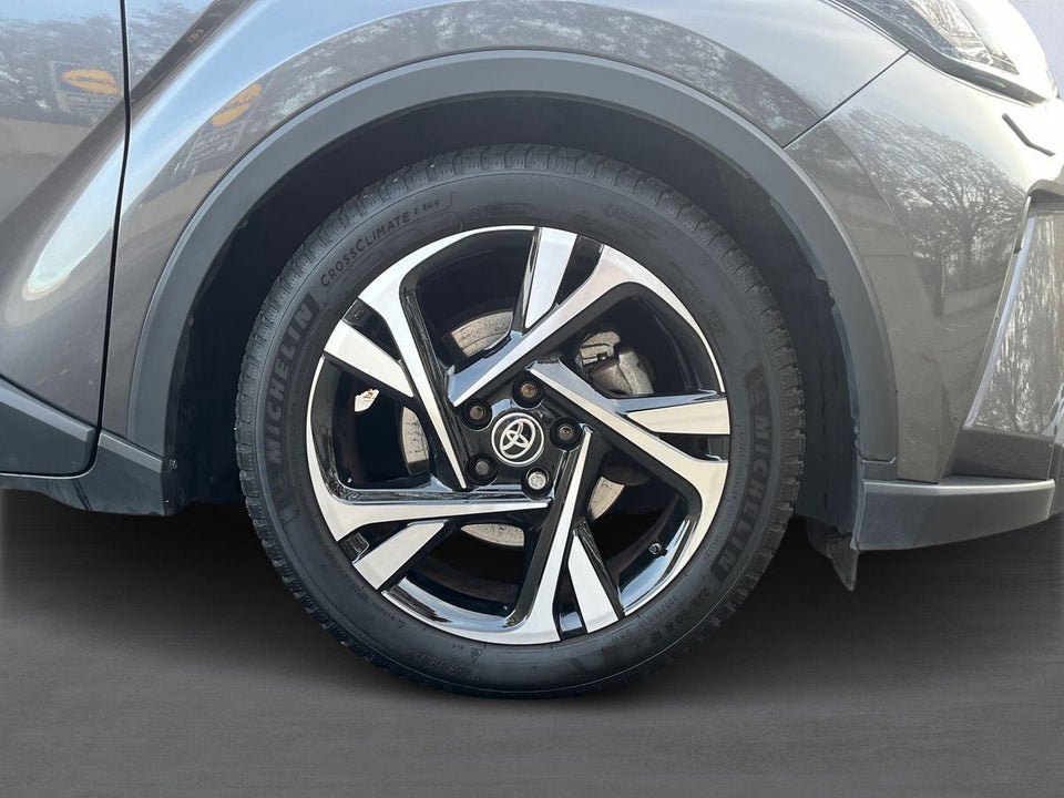 Toyota C-HR 1,8 Hybrid C-LUB Premium CVT 5d
