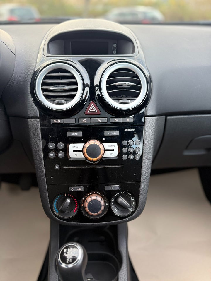 Opel Corsa 1,4 16V Sport 5d