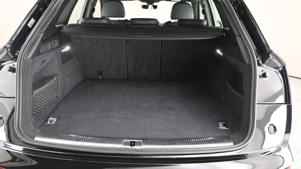 Audi Q5 55 TFSi e S-line quattro S-tr. 5d