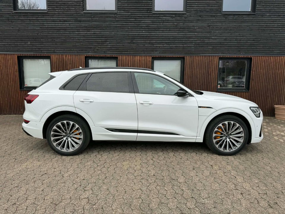Audi e-tron 55 S-line quattro 5d