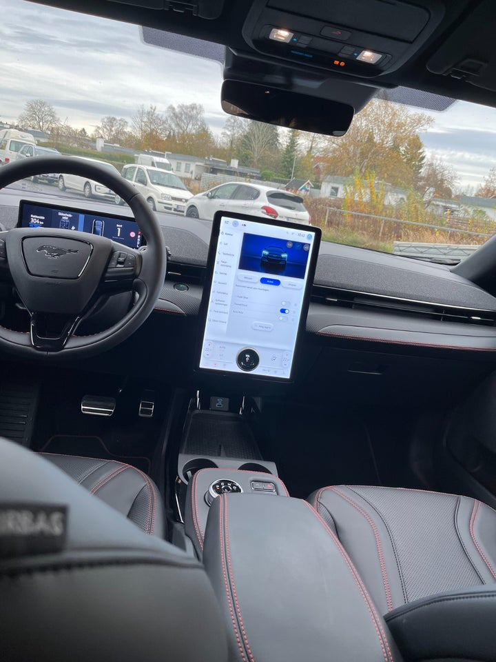 Ford Mustang Mach-E 98 Premium Extended Range 5d