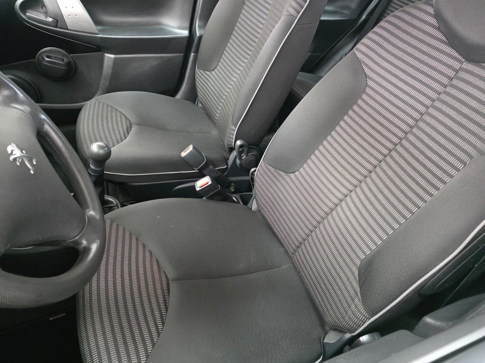 Peugeot 107 1,0 Active 5d