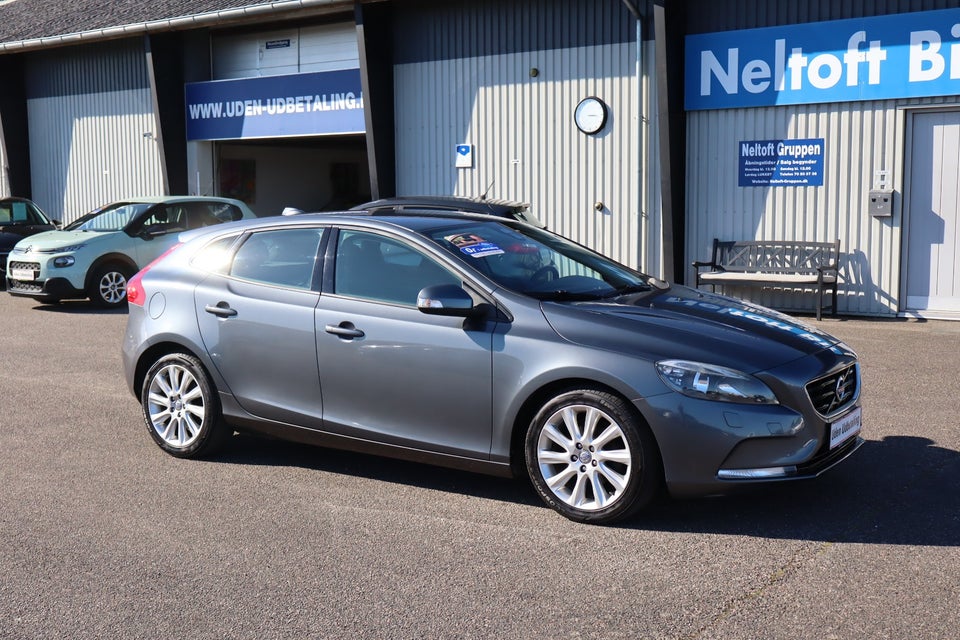 Volvo V40 1,6 D2 115 R-Design 5d