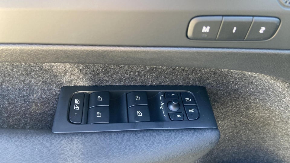 Volvo EX40 Twin Performance Plus 5d