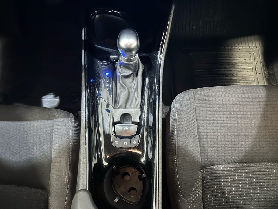 Toyota C-HR 1,8 Hybrid Selected CVT 5d