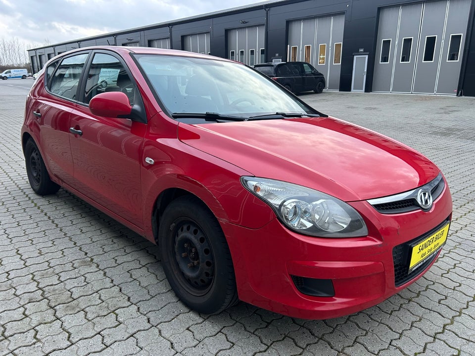 Hyundai i30 1,4 CVVT 109 Classic Sun 5d