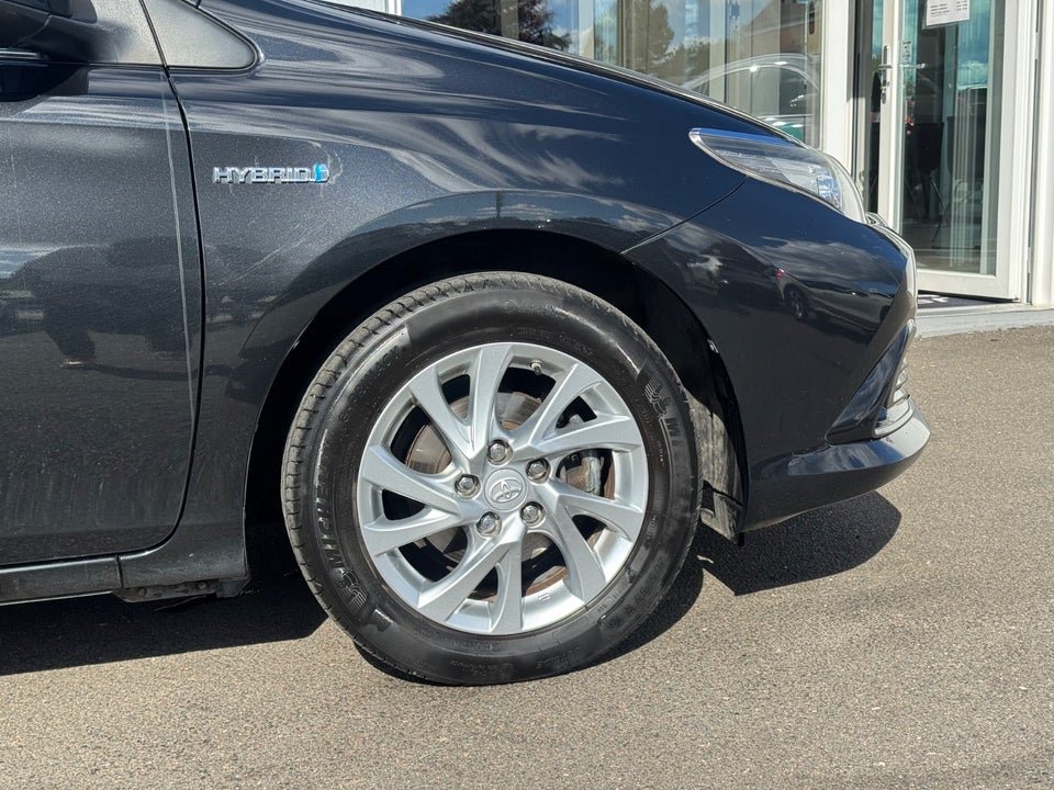 Toyota Auris 1,8 Hybrid H2 Comfort Touring Sports CVT 5d