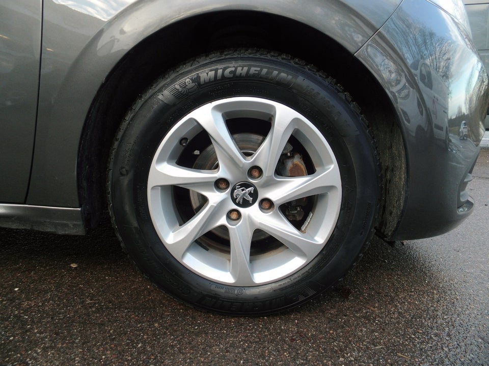 Peugeot 208 1,2 PureTech 82 Envy 5d