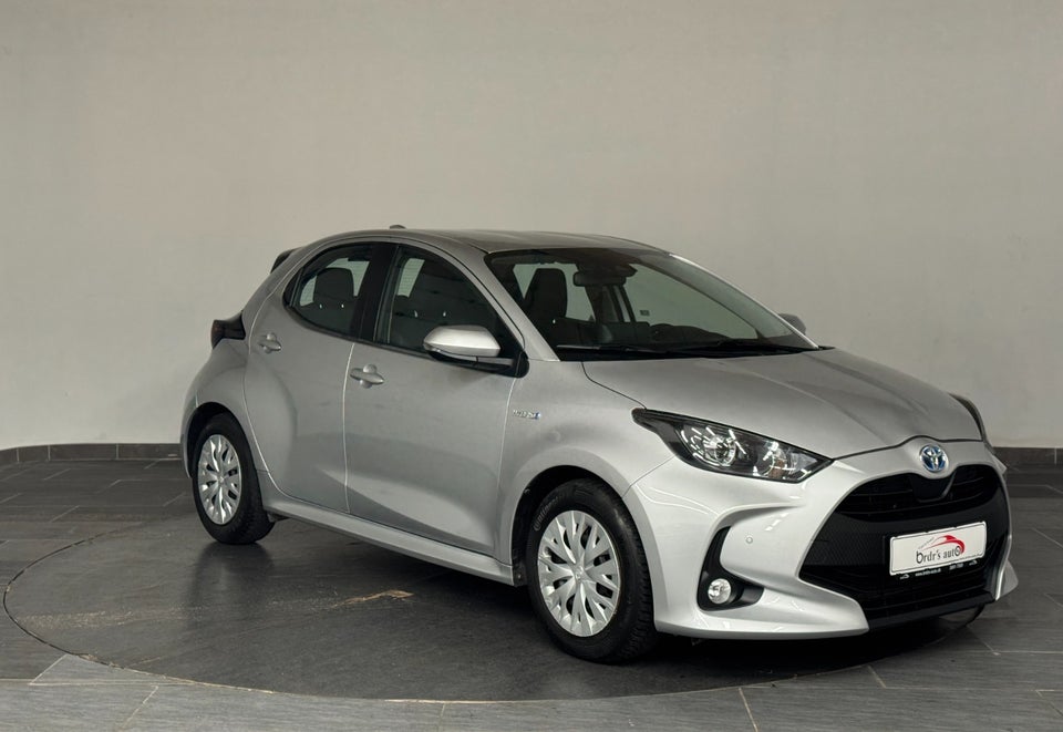 Toyota Yaris 1,5 Hybrid H3 e-CVT 5d