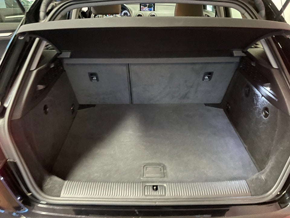 Audi A3 1,4 e-tron Sportback S-tr. 5d