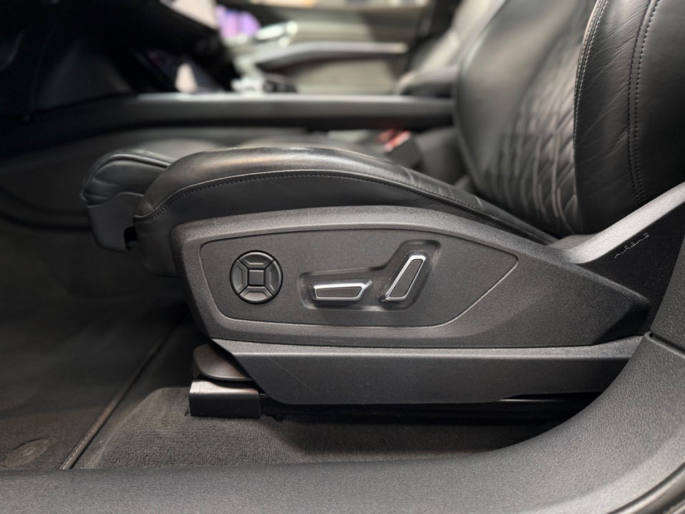 Audi e-tron 55 S-line quattro 5d