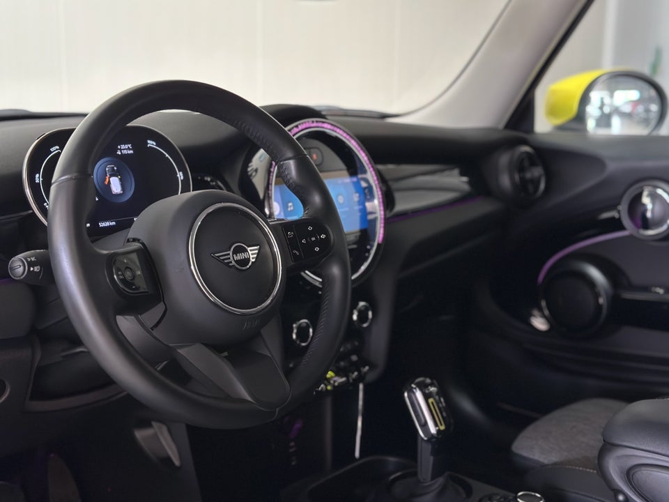 MINI Cooper SE Classic Trim 3d