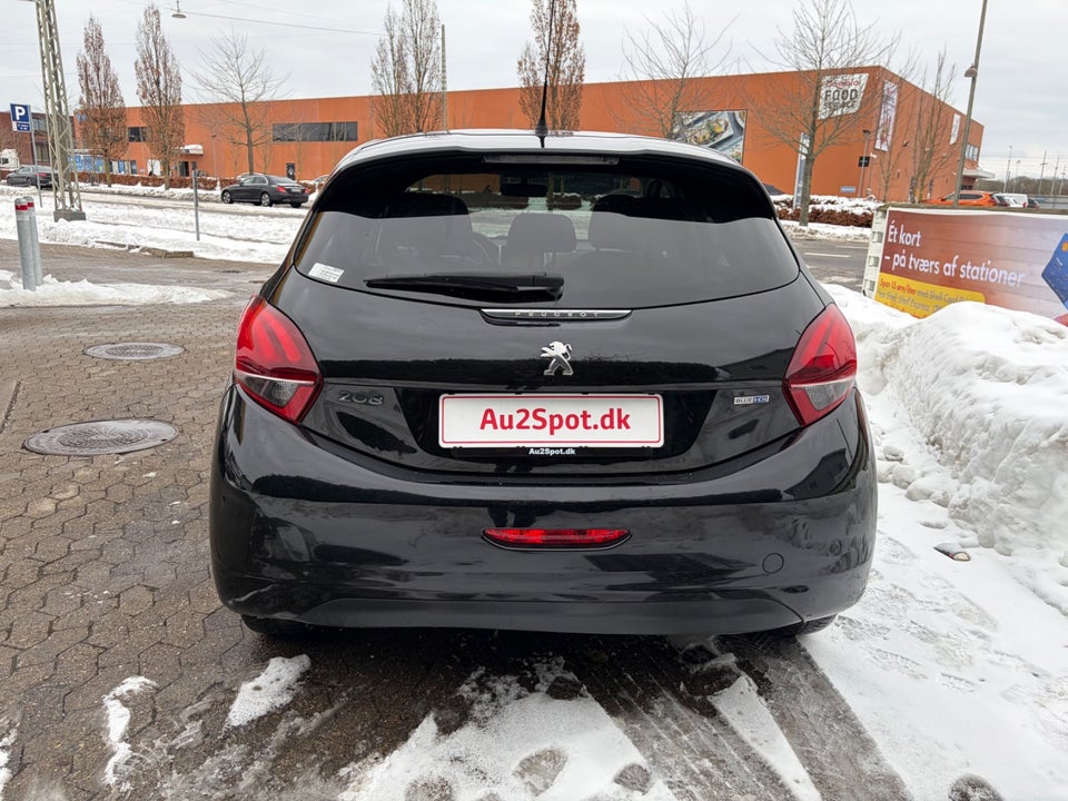 Peugeot 208 1,6 BlueHDi 100 Chili Sky 5d