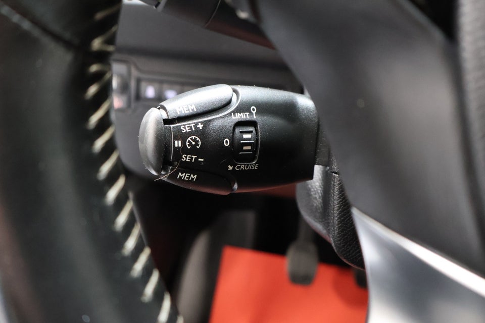 Peugeot 308 1,6 BlueHDi 120 Selection Sky 5d