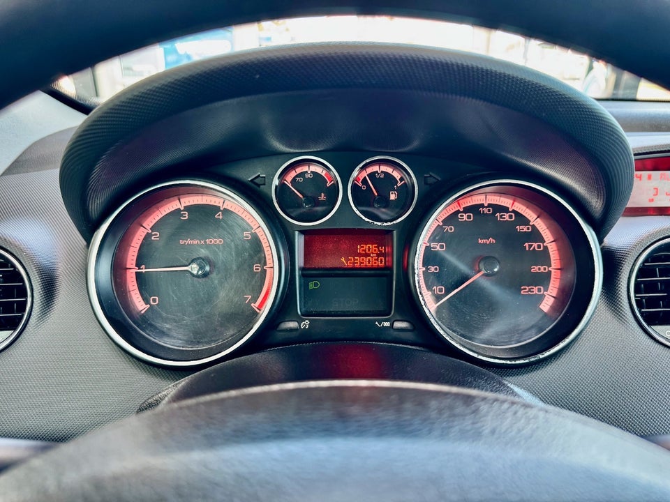 Peugeot 308 1,6 VTi Premium 5d