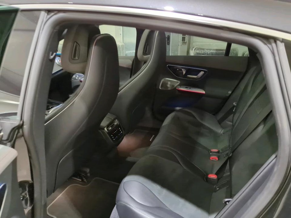 Mercedes EQE350 AMG Line Premium Plus 4d