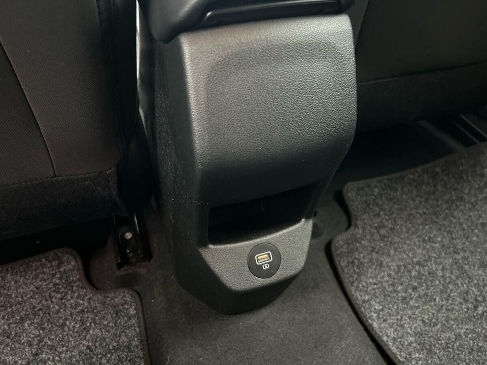 Hyundai i20 1,0 T-GDi Essential DCT 5d