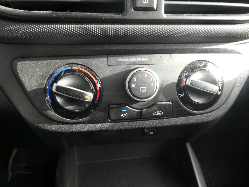 Hyundai i10 1,0 MPi Essential 5d
