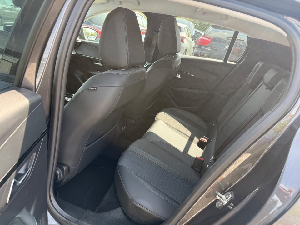 Peugeot 208 1,2 PureTech 100 Allure 5d
