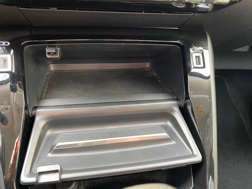 Peugeot 2008 1,5 BlueHDi 110 Allure Pack Van 5d