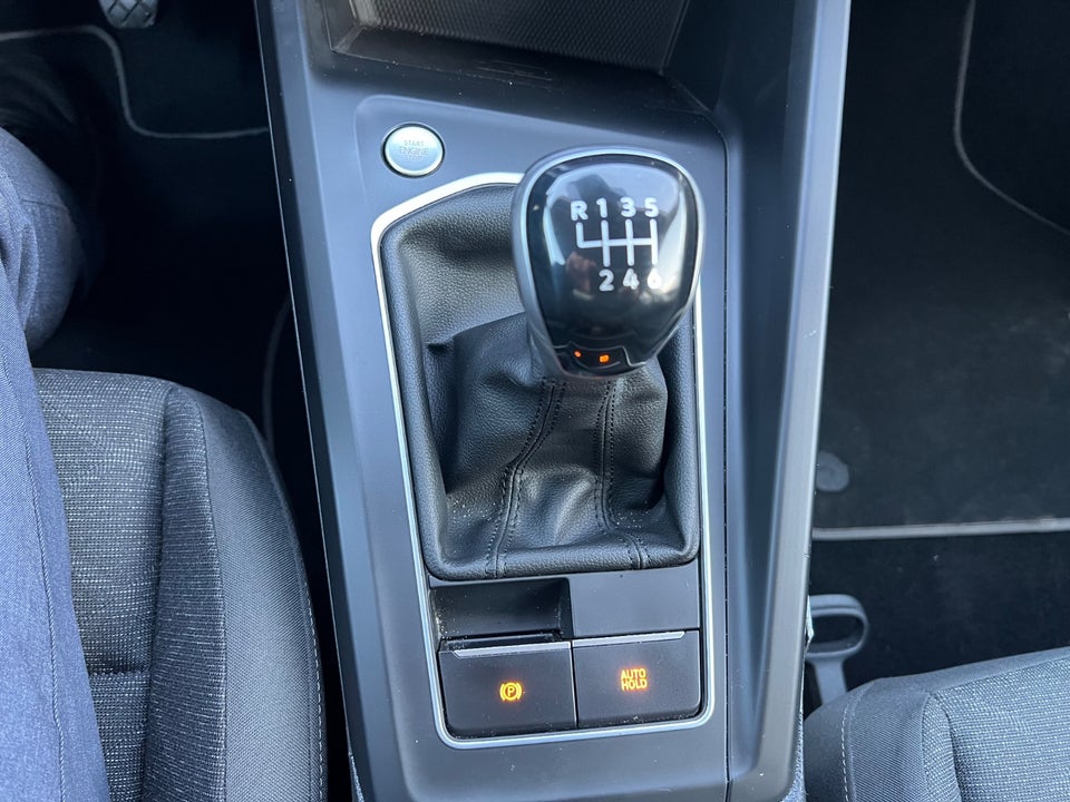 VW Golf VIII 1,5 TSi 130 Life Variant 5d