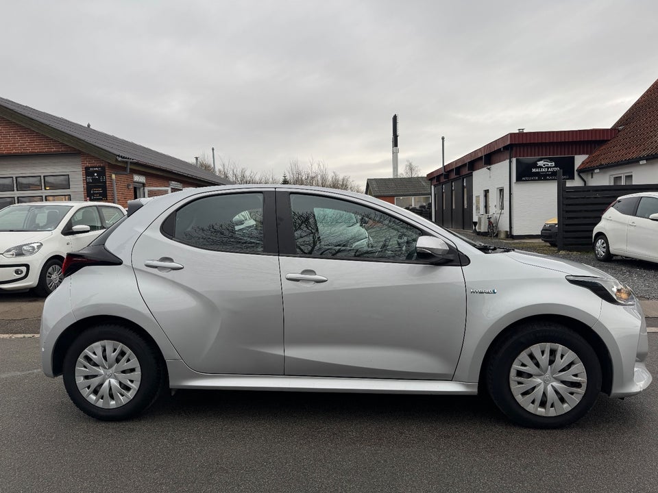 Toyota Yaris 1,5 Hybrid H3 Style e-CVT 5d