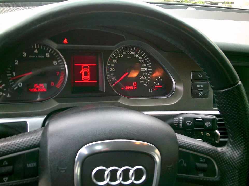 Audi A6 2,4 V6 4d