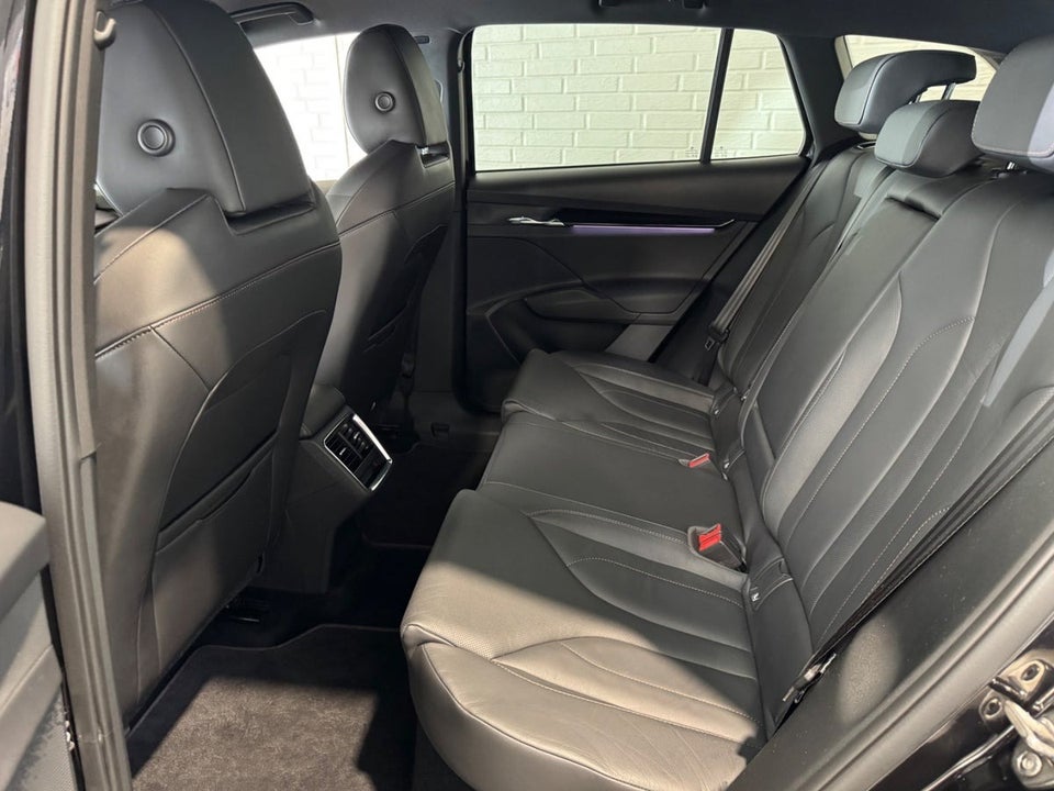 Skoda Enyaq 60 iV Founders Edition 5d