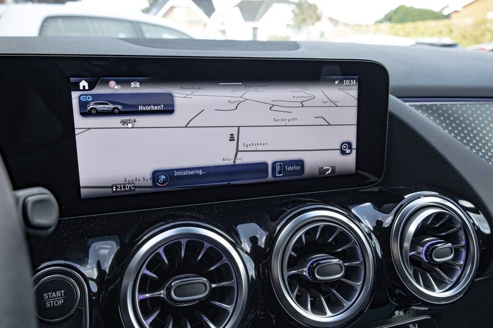 Mercedes EQA300 4Matic 5d