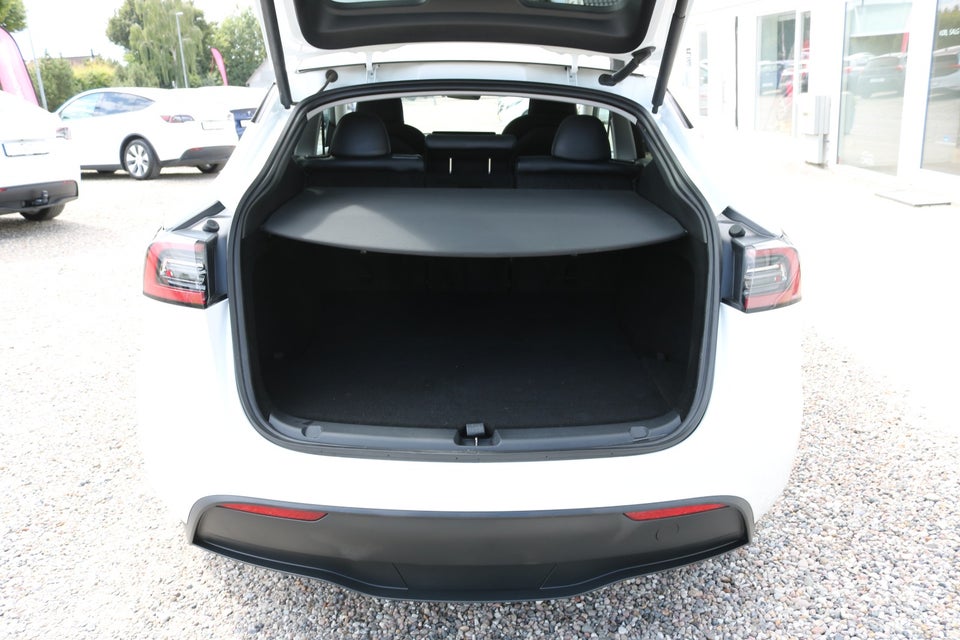 Tesla Model Y Long Range AWD 5d