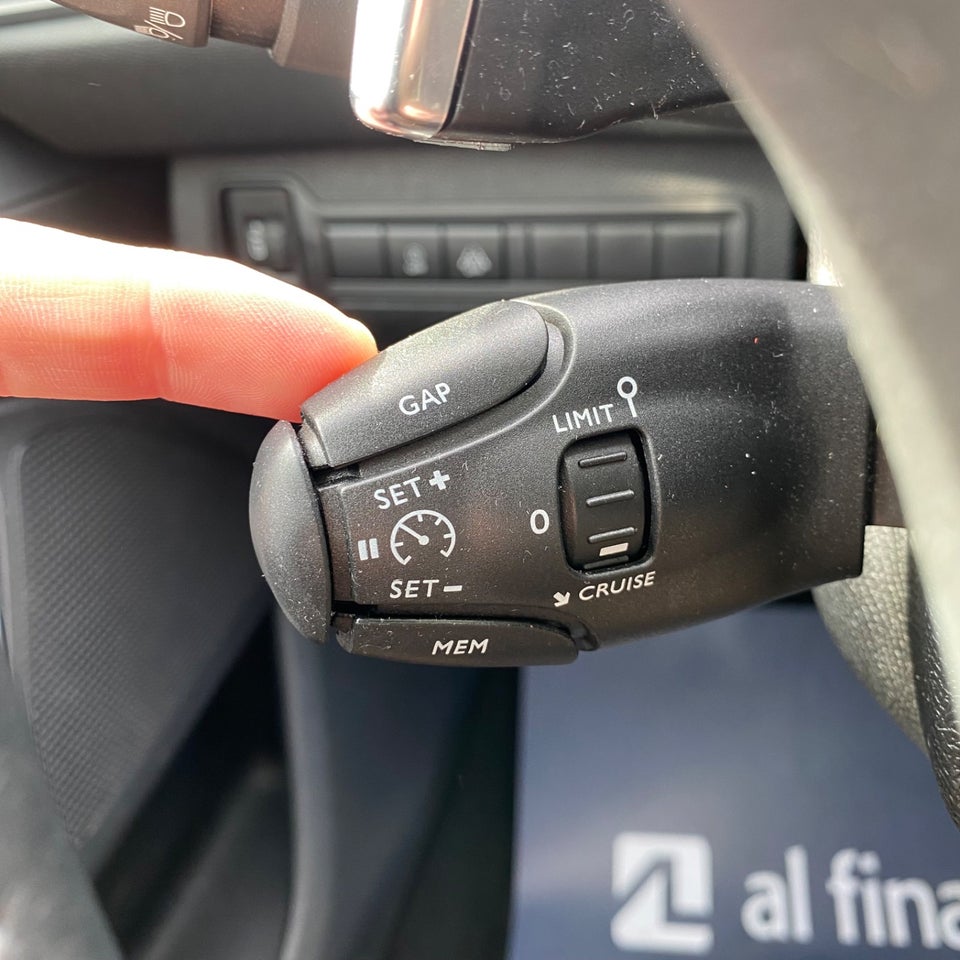 Peugeot 308 1,5 BlueHDi 130 Allure Pack SW EAT8 5d