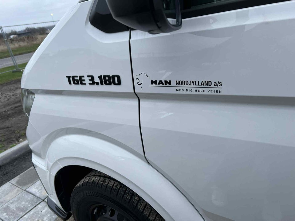 MAN TGE 2,0 3.180 Kassevogn L3H3 aut. FWD