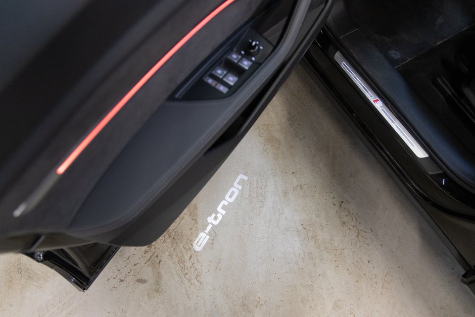 Audi e-tron 55 S-line Sportback quattro 5d