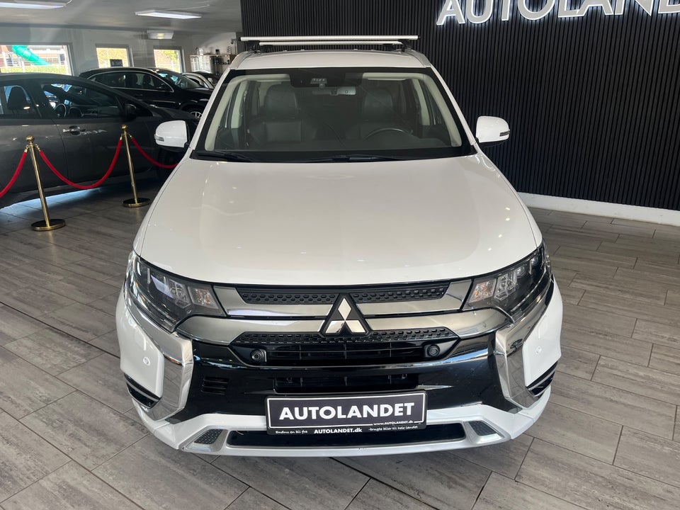 Mitsubishi Outlander 2,4 PHEV Intense CVT 4WD 5d