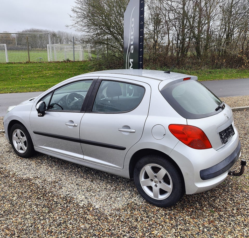 Peugeot 207 1,4 Comfort+ 5d
