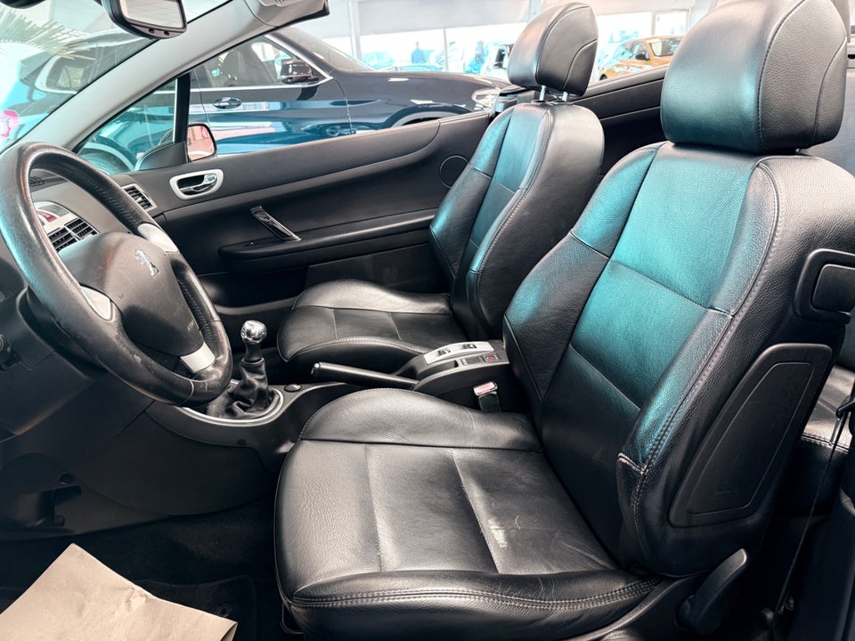 Peugeot 307 2,0 16V CC 2d