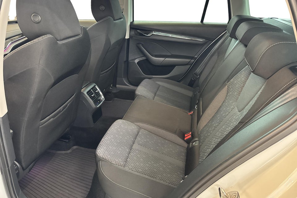 Skoda Octavia 1,4 TSi iV Combi DSG 5d