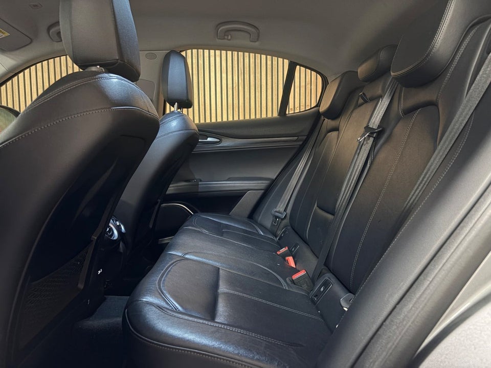 Alfa Romeo Stelvio 2,2 JTD 210 Super aut. Q4 5d
