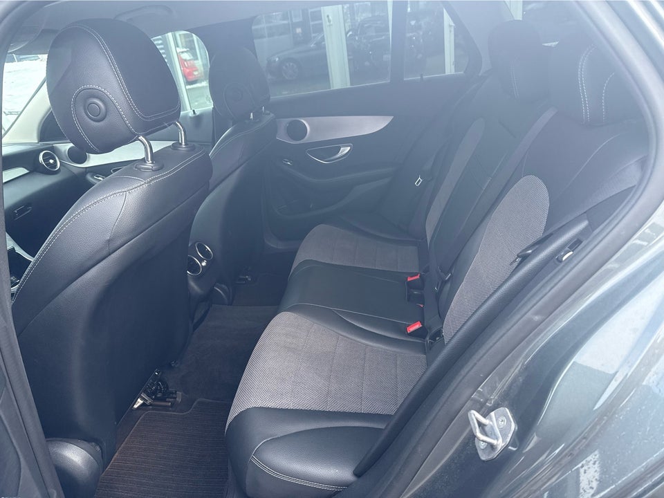 Mercedes C220 d 2,2 AMG Line stc. aut. 5d