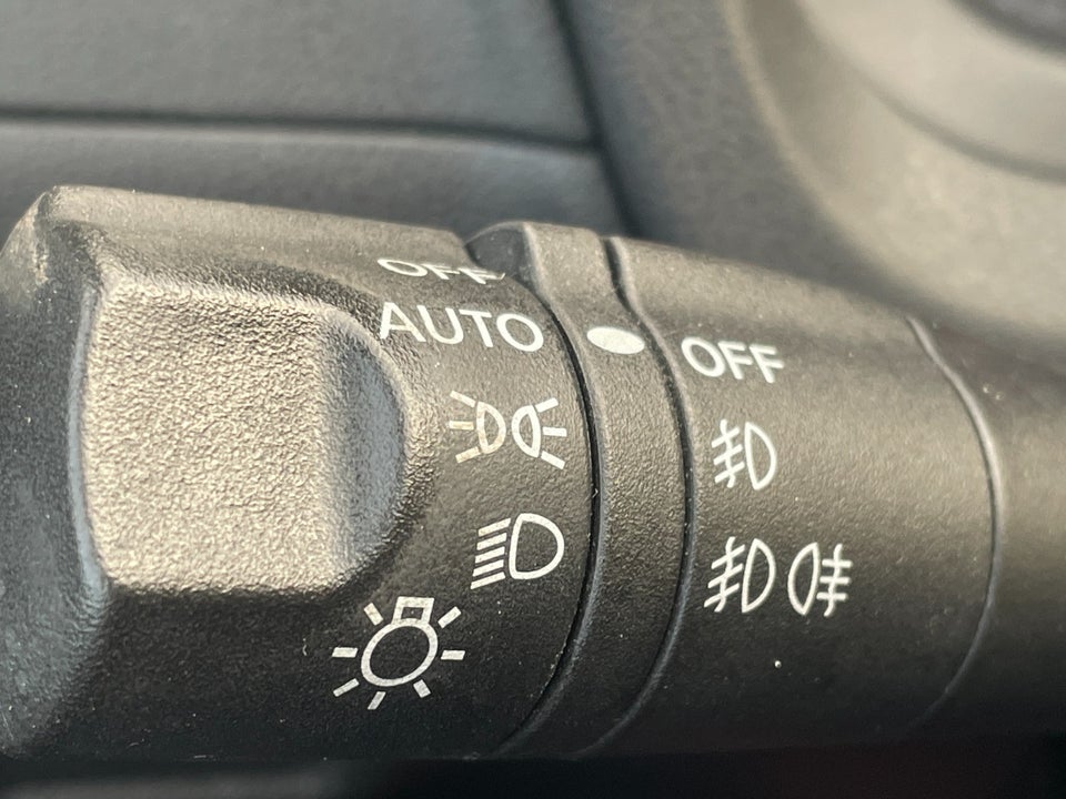 Nissan Note 1,2 Tekna 5d