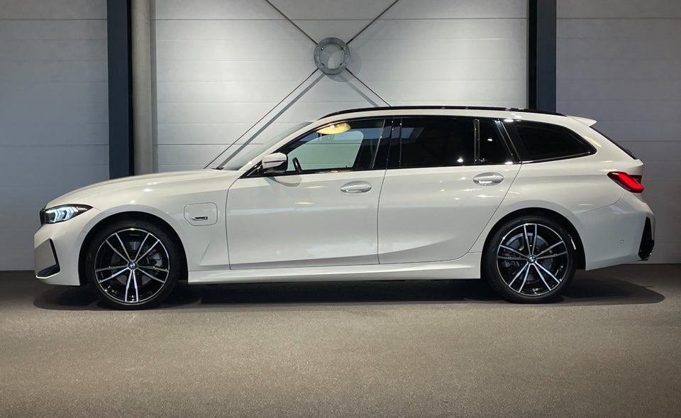 BMW 330e 2,0 Touring M-Sport aut. 5d