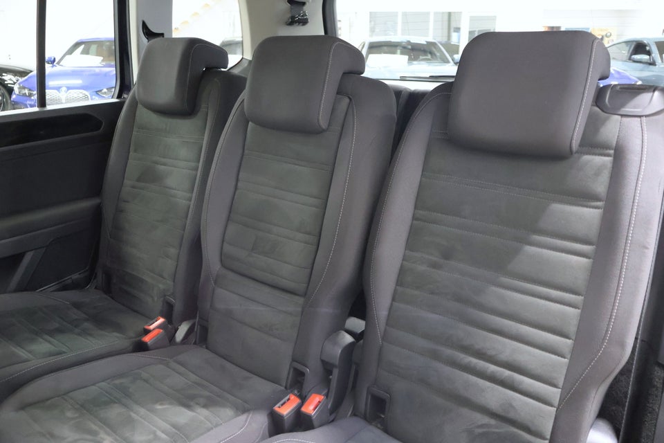 VW Touran 1,6 TDi 110 Highline 7prs 5d