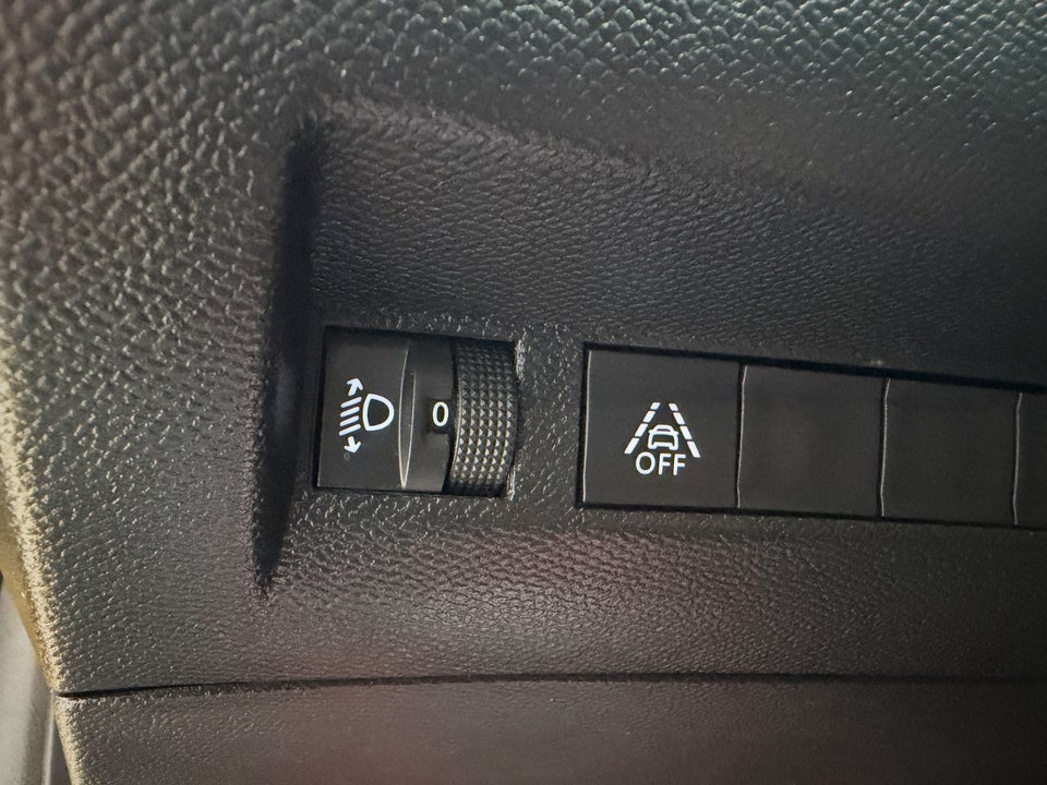 Peugeot 208 1,2 PureTech 75 Active 5d