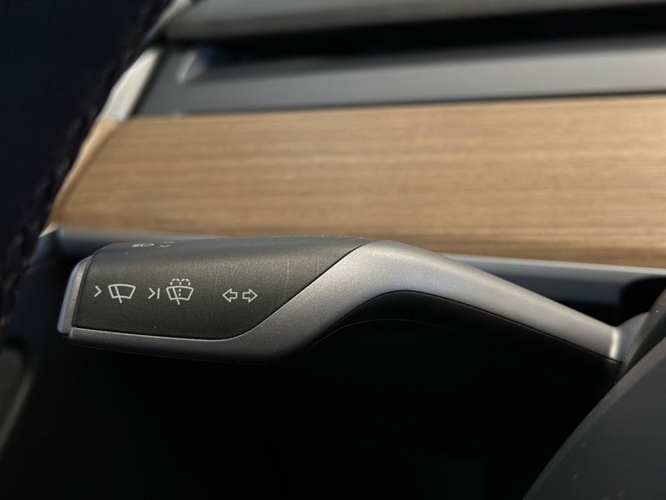 Tesla Model 3 Long Range AWD 4d
