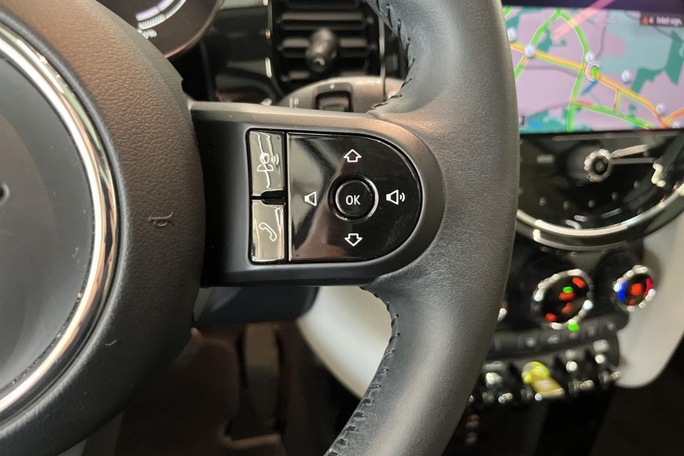 MINI Cooper SE Essential 3d